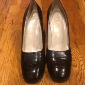 Chanel Black Pumps in excellent condition . Black classic block heels .